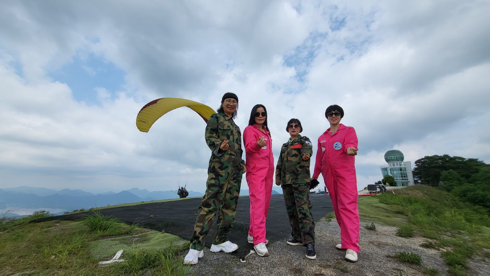 Paragliding Danyang River Valley